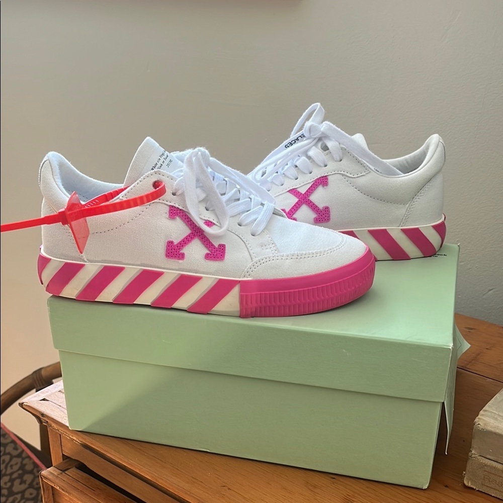 Offwhite Sneakers nwt never worn